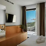 Scirocco Luxury & * Vasiliki