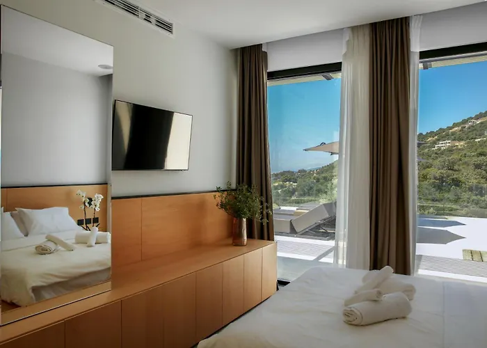 Scirocco Luxury & * Vasiliki