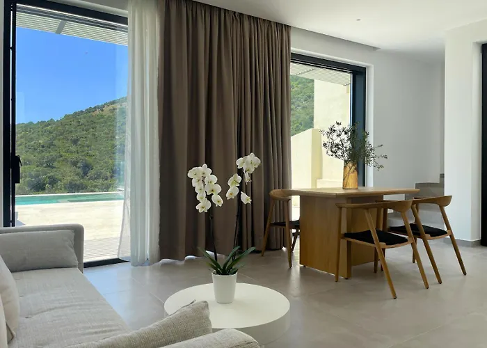 Villa Scirocco Luxury & *