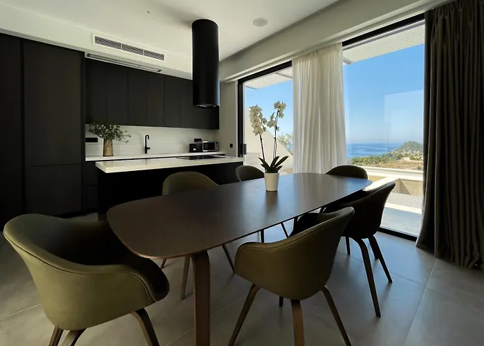 Scirocco Luxury & Vasiliki